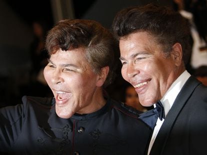 Los gemelos Grichka e Igor Bogdanoff, en mayo de 2013 en el festival de cine de Cannes, en Francia.