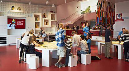 Sala de juego creativo en la nueva Casa Lego de Billund, en Dinamarca.