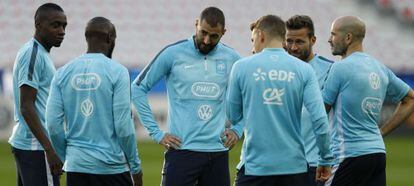 Benzema, durante un entrenamiento con Francia.