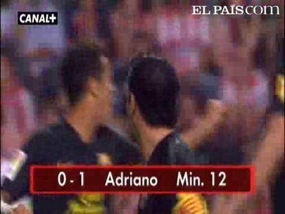 Un gol de Adriano da a los azulgrana una sufrida victoria sobre el Sporting. <strong><a href="http://www.elpais.com/buscar/liga-bbva/videos">Vídeos de la Liga BBVA</a></strong>  