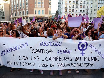 Manifestación feminista de apoyo a la jugadora de la selección femenina, el lunes en la plaza de Callao de Madrid.