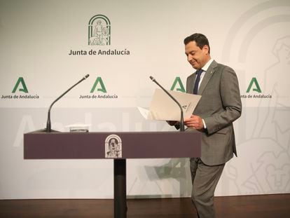 El presidente de la Junta de Andalucía, Juan Manuel Moreno, durante la presentación de su nuevo Gobierno, en el Palacio de San Telmo.