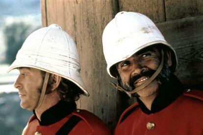 Caine, con Sean Connery, en 'El hombre que pudo reinar'.