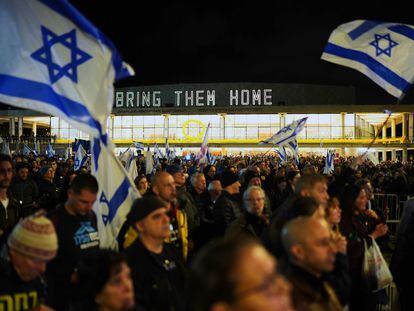 Manifestación para exigir al primer ministro israelí, Benjamín Netanyahu, traer de regreso a los secuestrados por Hamás, en Tel Aviv, el 3 de febrero.