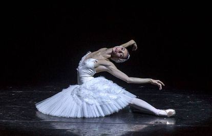 Olga Smirnova, en &#039;La muerte del cisne&#039; de Mija&iacute;l Fokin, en los Teatros del Canal.