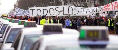 Concentración de taxis en marzo de 2011.