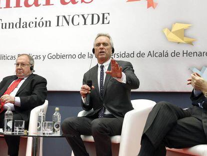 José Luis Bonet, Robert Kennedy Jr. y Antonio Garrigues Walker, ayer en Madrid.
