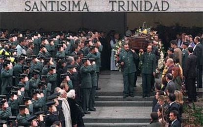 Funeral del guardia civil Antonio Molina, asesinado por la banda terrorista ETA, en la iglesia de la Santísima Trinidad de Collado Villalba.