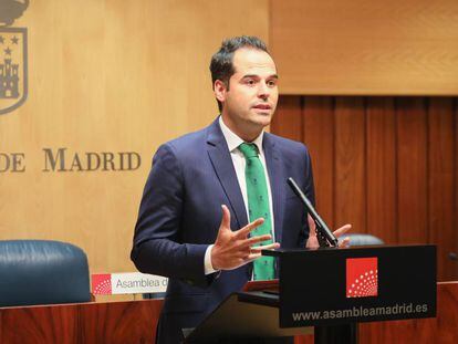 El diputado de Ciudadanos Igancio Aguado, en rueda de prensa en la Asamblea de Madrid este jueves. 