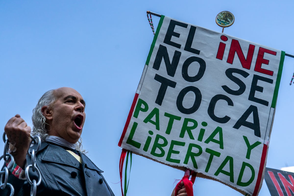 El INE impugna ante la Suprema Corte el “plan B” de la reforma electoral de López Obrador