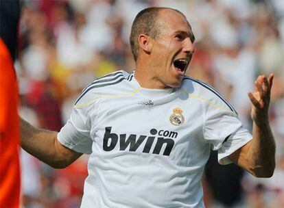 El jugador del Real Madrid Robben celebra uno de los goles marcados ante el DC United.