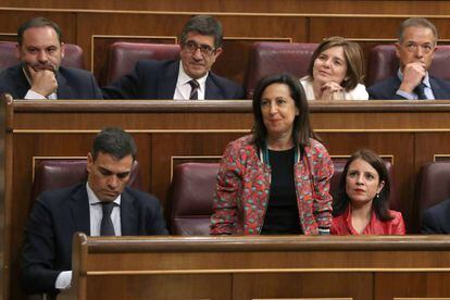 Margarita Robles vota sí a la moción de censura presentada por el PSOE.