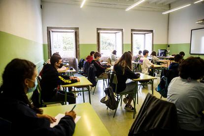 Alumnos en una clase del colegio público López Ferreiro de Santiago de Compostela. 
