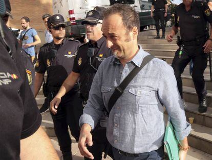 Franceso Arcuri, la expareja de Juana Rivas, a su llegada al Juzgado de Instrucción 2 de Granada el pasado agosto.