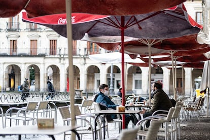 Una terraza de Vitoria en febrero.