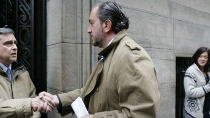 El juez Santiago Torres (d) y Luis Armada, ex gerente de Urbanismo de Madrid, en 2008. 