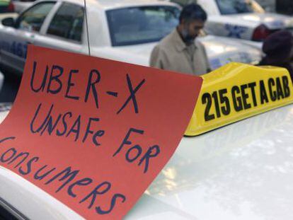 Protesta de taxistas contra la aplicaci&oacute;n Uber en Philadelphia, EE UU. 