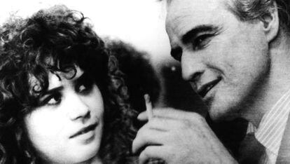 Maria Schneider y Marlon Brando, en una escena de 'El último tango en París', de Bertolucci.