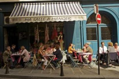 Terraza del restaurante Ma Salle à Manger, en la Place Dauphine de París.