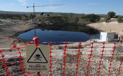 Laguna tóxica en el Parque Regional del Sureste, en Arganda del Rey.