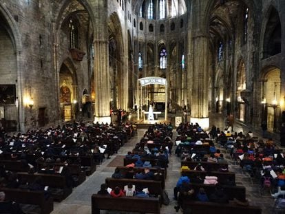 Concert del Cant de la Sibil·la a la Capella Polifònica de Girona, a una de les dues funcions especials que es va fer per a públic escolar, el 18 de desembre, a les quals van assistir uns 800 alumnes d'escoles i instituts de Girona.