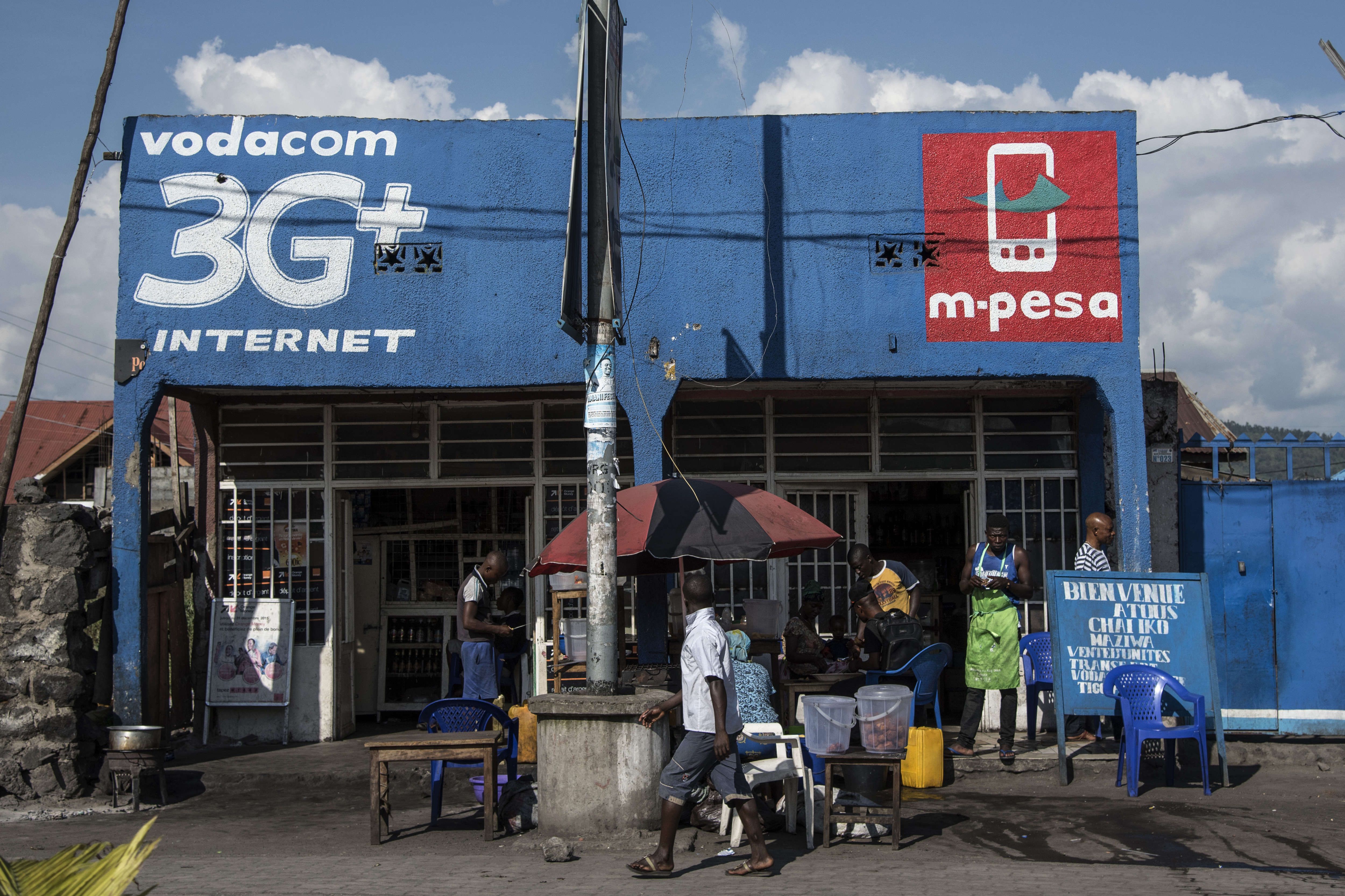 Publicidad de un proveedor de internet en una tienda en Goma, en la República Democrática del Congo, en mayo de 2016