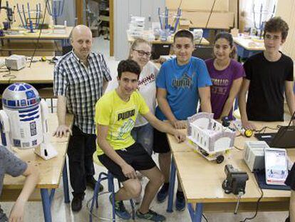Alumnos de 14 y 15 años de Los Palacios (Sevilla) ganan dos premios nacionales con el desarrollo de brazos automatizados y cunas que se mecen en función del llanto del bebé