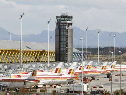 Aviones de Iberia en tierra en el aeropuerto de Barajas.