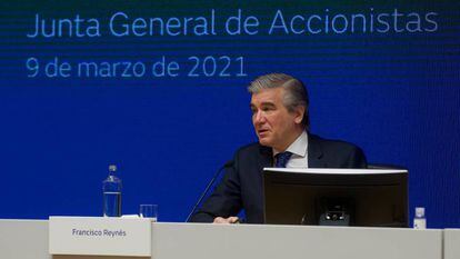 El presidente de Naturgy, Francisco Reynés, en la junta general de accionista de la energética, este martes.