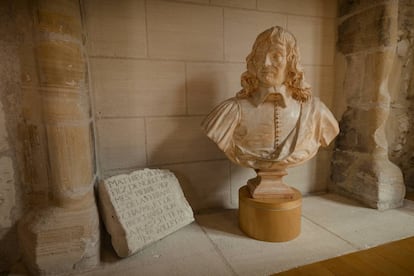 Busto del filósofo René Descartes en su casa natal, en el pueblo francés que lleva su nombre.