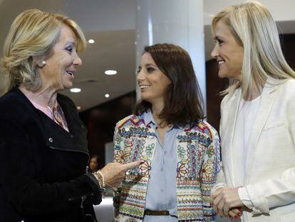 La líder del PP madrileño Esperanza Aguirre, la vicesecretaria de programas Andrea Levy y la presidenta regional Cristina Cifuentes en un foro del PP.