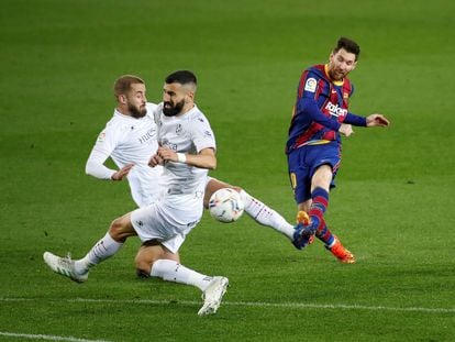 Messi hace un gol al Huesca