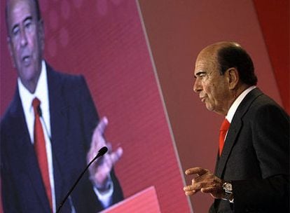 El presidente del Banco Santander, Emilio Botín, durante la presentación de los resultados de la entidad