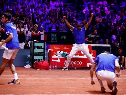 Herbert, Noah y Mahut celebran el triunfo en el dobles, este sábado en Lille.