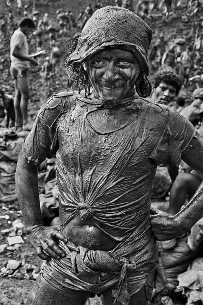Una de las personas que llegó a Serra Pelada en la fiebre del oro, fotografiada en 1986.