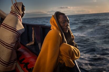 Uno de los migrantes rescatados por el 'Aita Mari'.