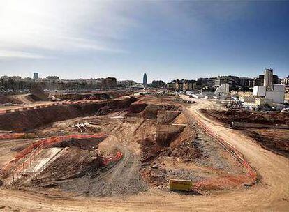 Terrenos de la zona ferroviaria de la Sagrera en obras por el AVE, entre el puente del Treball y el de Calatrava. <b>/</b>