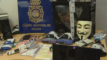 material incautado en la operación policial en la que se ha sido desarticulada la cúpula de piratas informáticos de "Anonymous