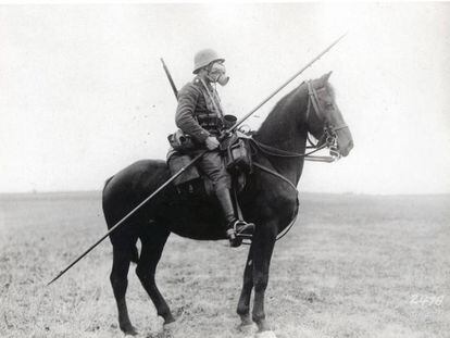 Soldado de la caballería alemana en Saint Quentin y Laon (Francia), durante la Primera Guerra Mundial.