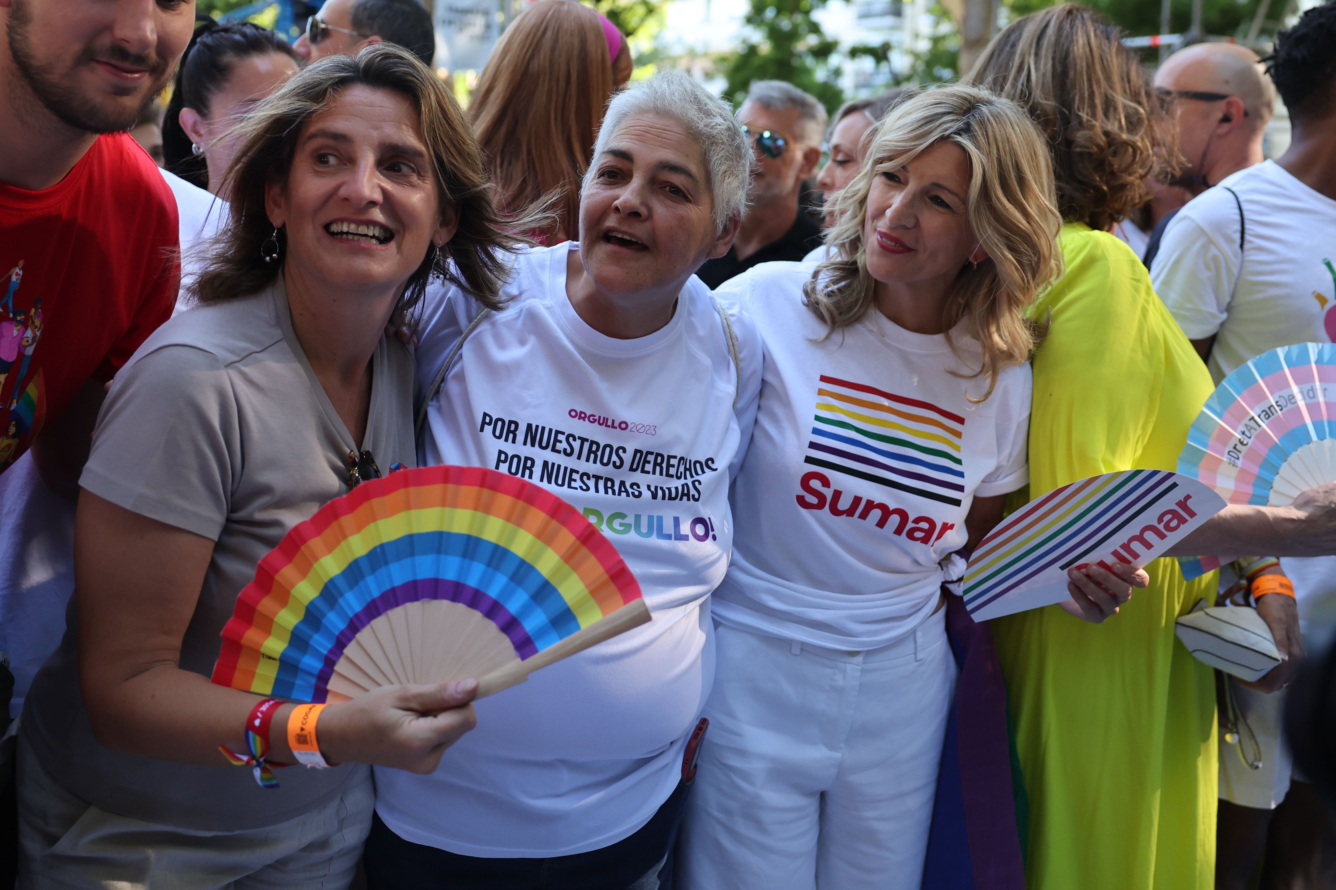 Desde la izquierda, Teresa Ribera, Uge Sangil y Yolanda Díaz participan en el desfile del Orgullo por el centro de Madrid. 