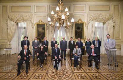 Los premiados, junto al Francisco Gonz&aacute;lez, presidente de la Fundaci&oacute;n BBVA y Rafael Pardo, director de la Fundaci&oacute;n BBVA.