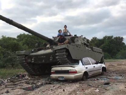 Turismo de guerra: un sitio para conducir y disparar un tanque real