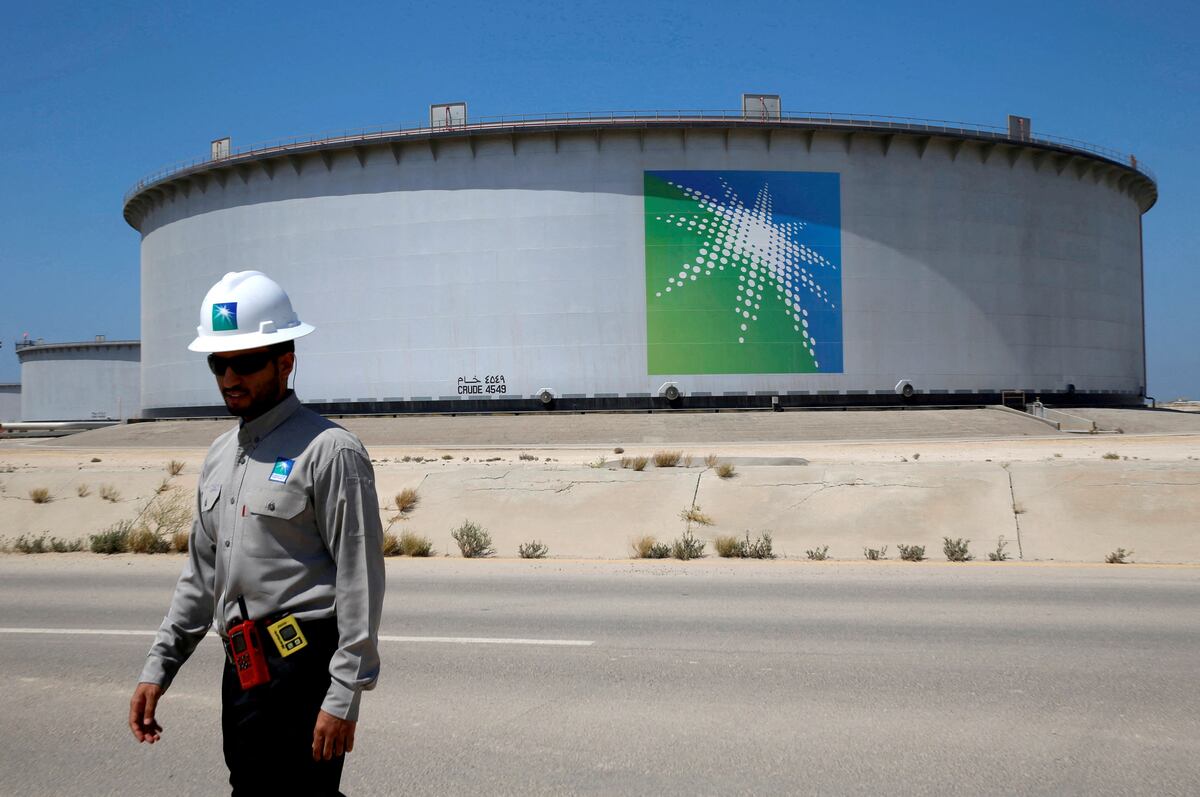 Arabia Saudí y Rusia llevan el petróleo a máximos anuales al prorrogar su tijeretazo sobre la oferta | Economía