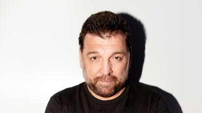 Hovik Keuchkerian, El Alemán en 'Un amor', desafiante al futuro y a la cámara de ICON.