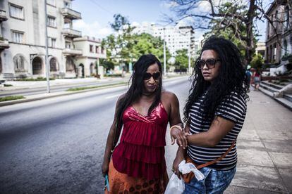 Las personas transgénero en la isla aún afrontan las consecuencias de la discriminación en temas laborales. Muchas se han visto empujadas, por la falta de oportunidades, a la prostitución.