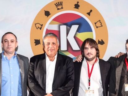 El grupo de ponentes de la Fundación Kaspárov que impartió la segunda mitad de los seminarios del pasado fin de semana en León y Santiago de Compostela. De izquierda a derecha: Manuel Azuaga, Javier Bahón, Hiquíngari Carranza (presidente), Carlos Martínez, Alejandro Oliva y Erni Vogel.