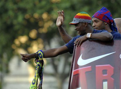 Eto'o y Henry, durante la celebración de ayer.