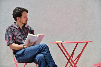 Primera foto del exlíder de Podemos, Pablo Iglesias, con el pelo corto, en mayo de 2021.