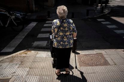 Una mujer en Madrid, en una imagen de archivo.