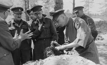 Exhumación de las víctimas de Katyn, en 1943.